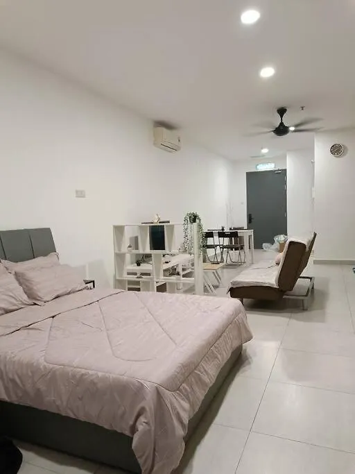 Cozy Studio Near Mid Valley #Staynjoy Kuala Lumpur